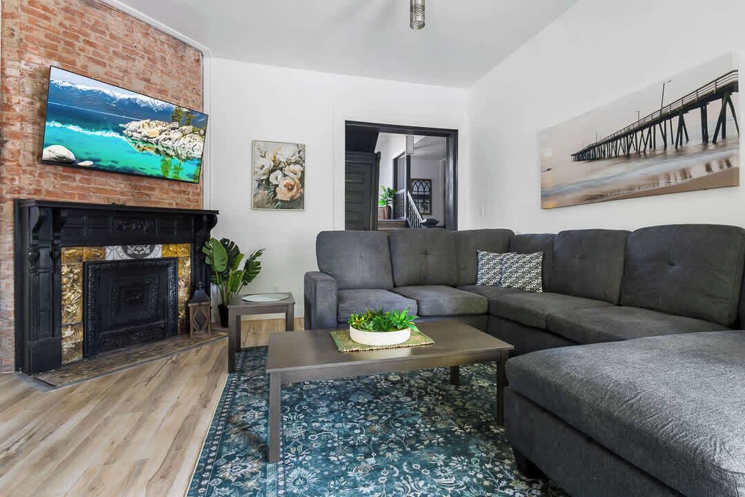 Photo of Livingroom in Niagara Falls