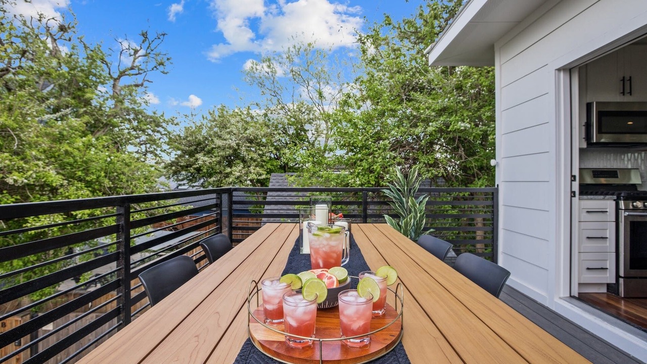 Photo of Patio Balcony in Govalle
