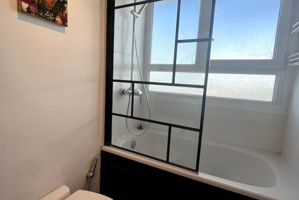 Photo of Bathroom in Residence Las Rebes Batiment