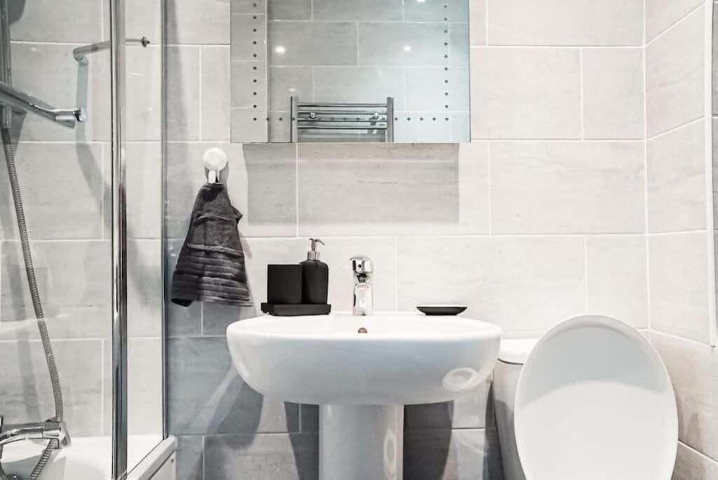 Photo of Bathroom in London Borough of Hounslow