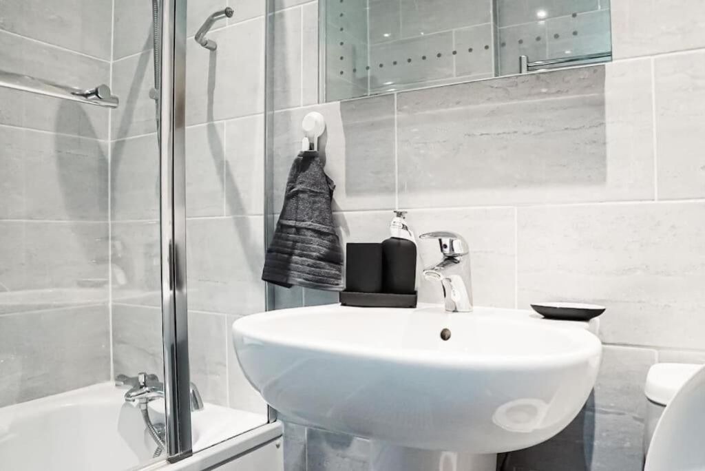 Photo of Bathroom in London Borough of Hounslow