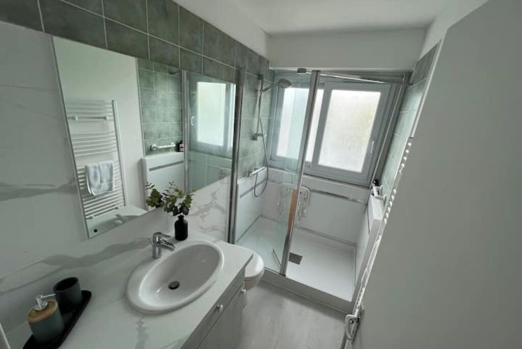Photo of Bathroom in Alco