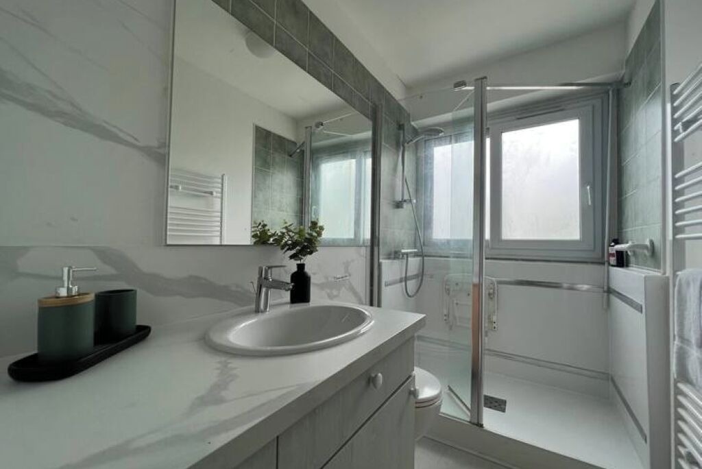 Photo of Bathroom in Alco