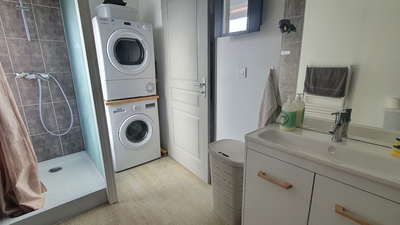 Photo of Bathroom in Ep 21 - Saint-Paul