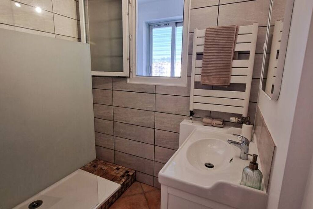 Photo of Bathroom in Lemasson