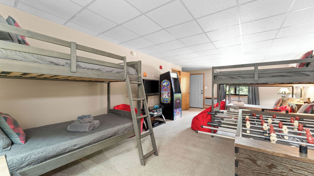 Photo of Bedroom in Branson West