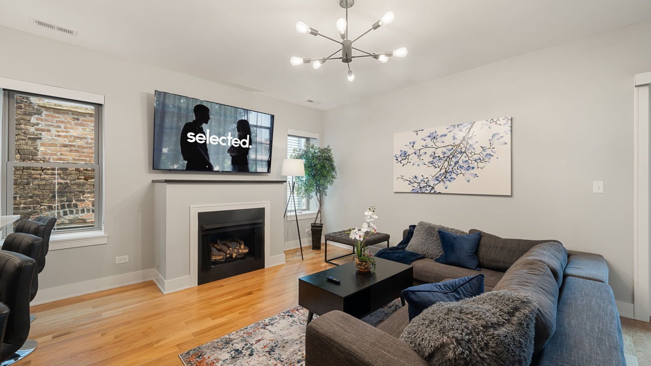 Photo of Livingroom in Heart of Chicago