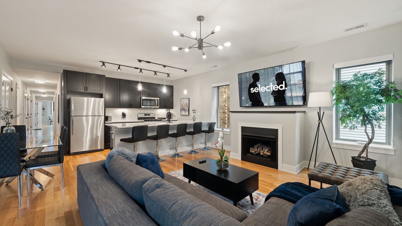 Photo of Livingroom in Heart of Chicago