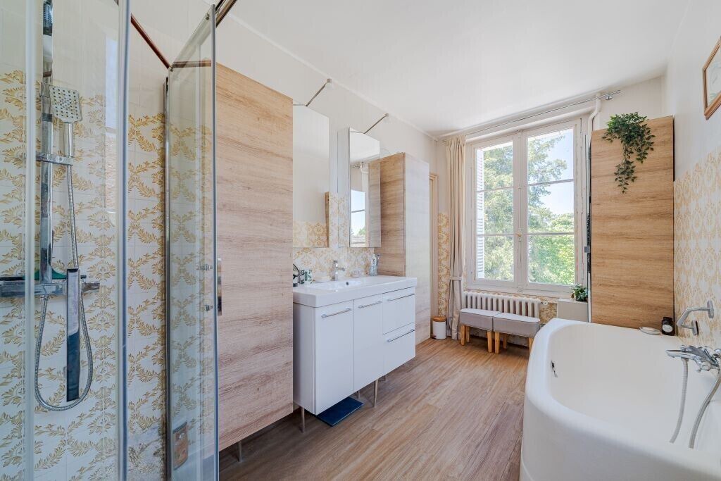 Photo of Bathroom in Saint-Martin-le-Beau