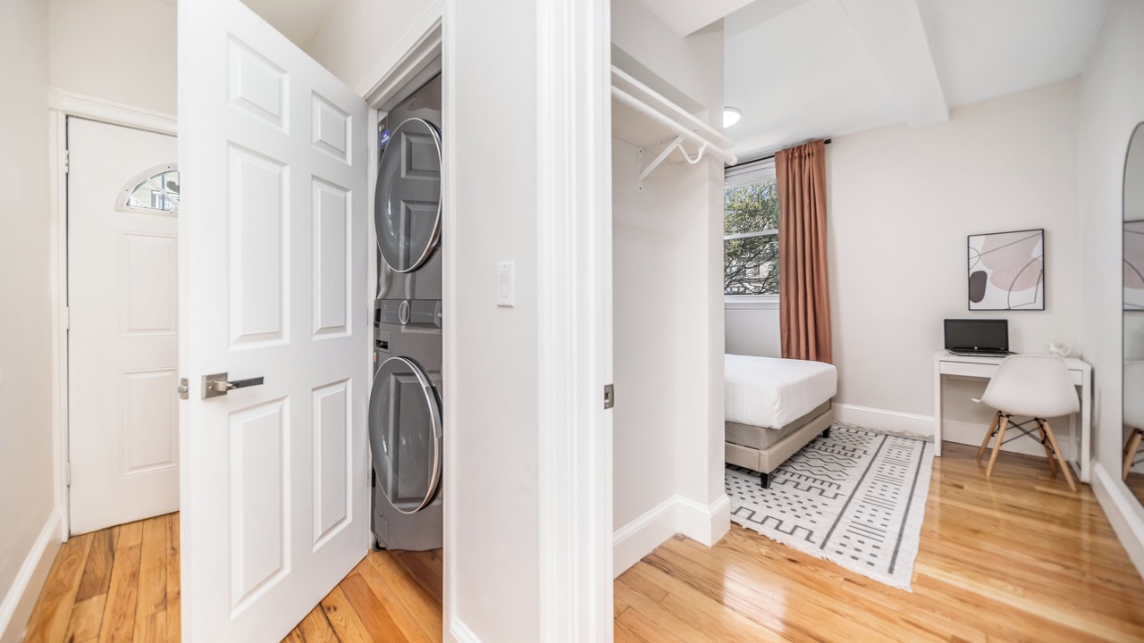 Photo of Bedroom in Upham's Corner