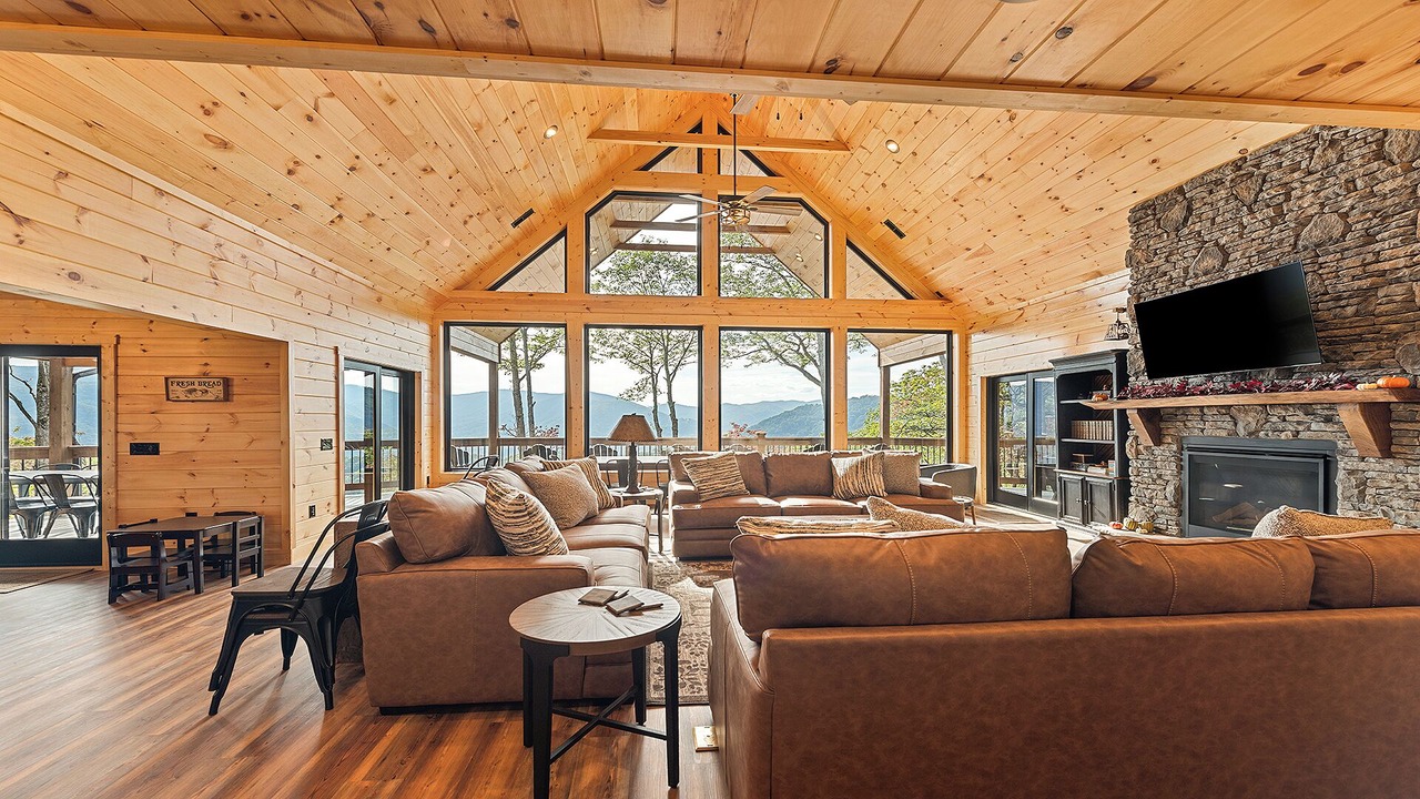Photo of Livingroom in Maggie Valley