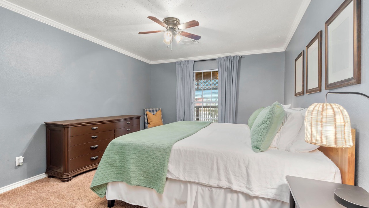 Photo of Bedroom in Bacliff