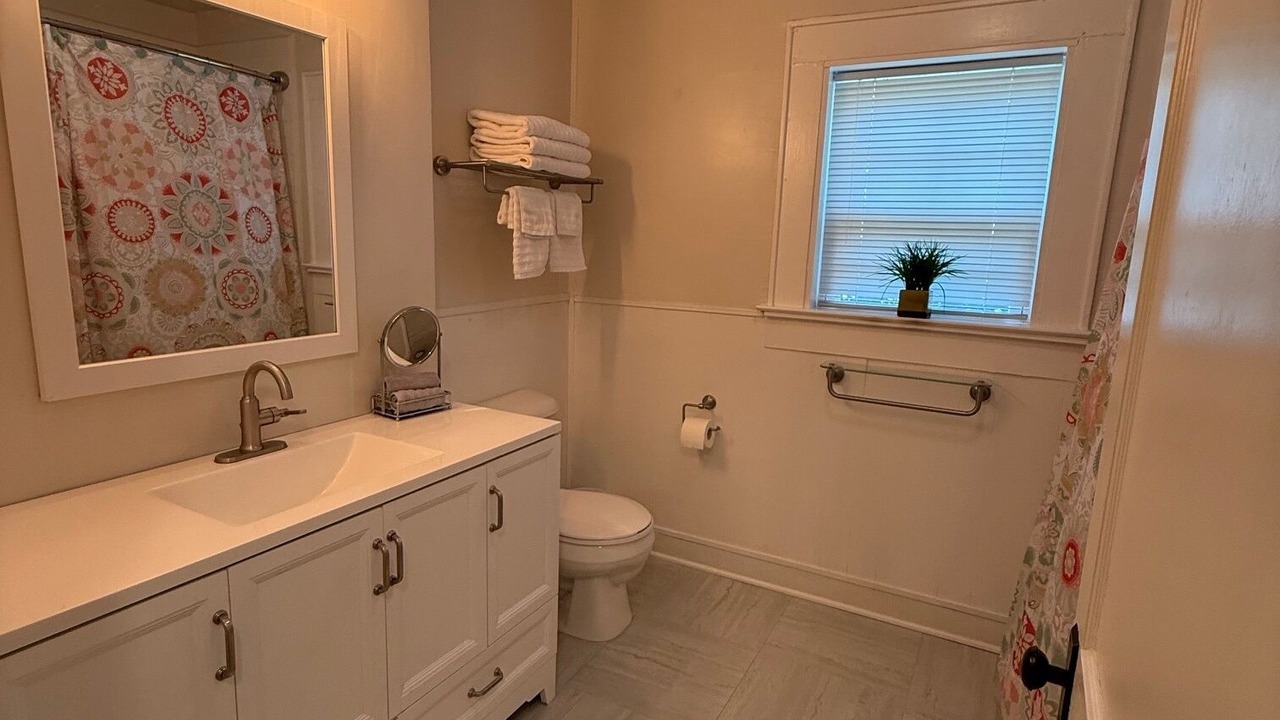 Photo of Bathroom in Gatesville