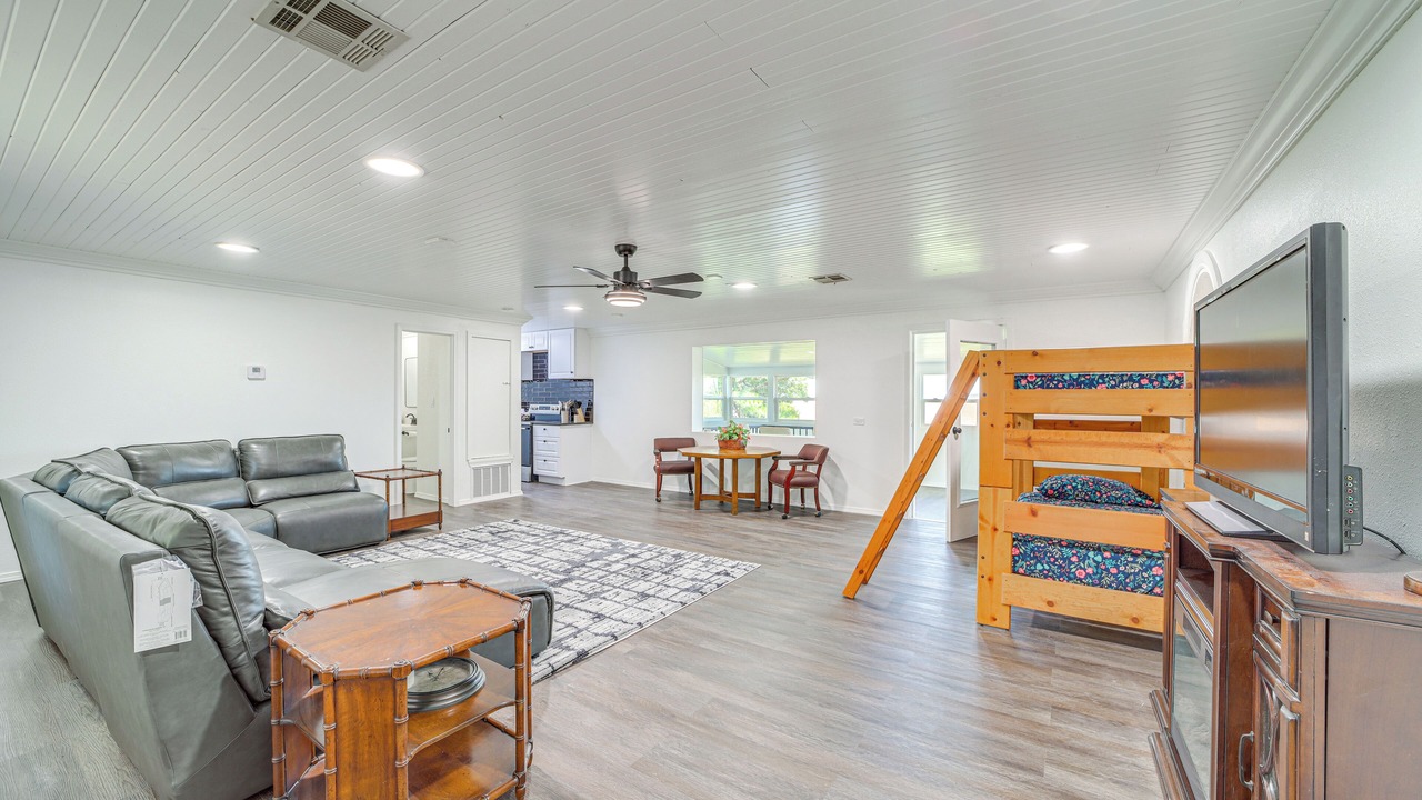Photo of Livingroom in Hoyt