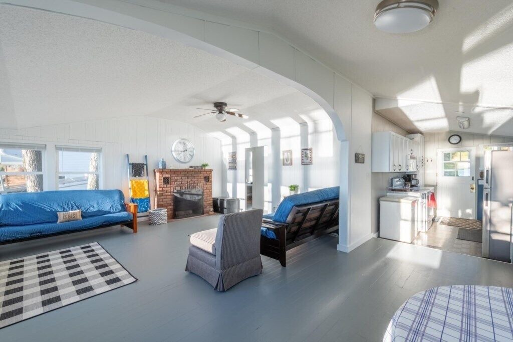 Photo of Livingroom in Detroit Lakes