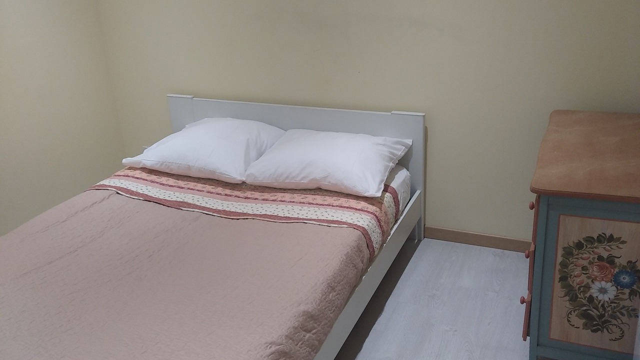 Photo of Bedroom in Cours