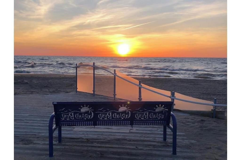 Photo of Others in Grand Bend