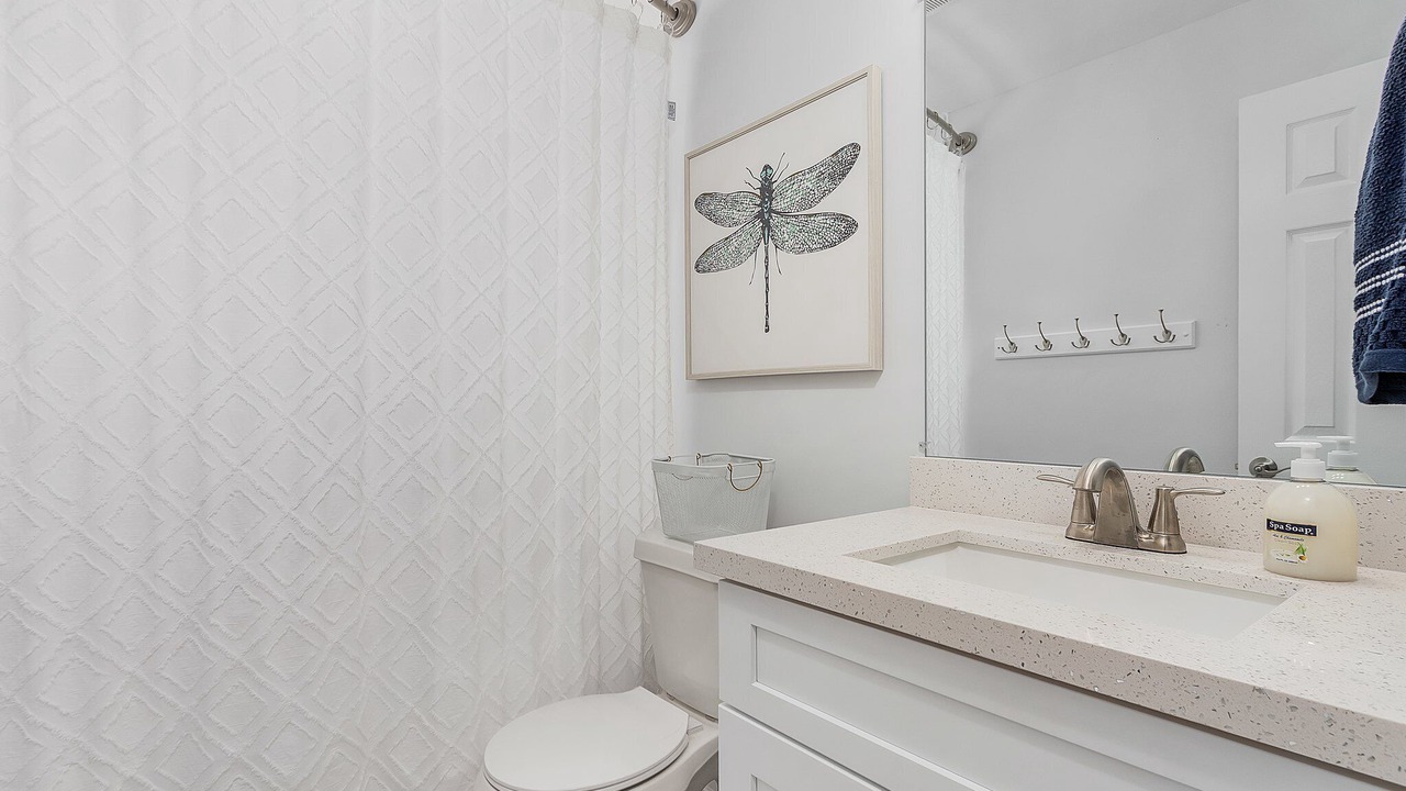 Photo of Bathroom in Caloosahatchee
