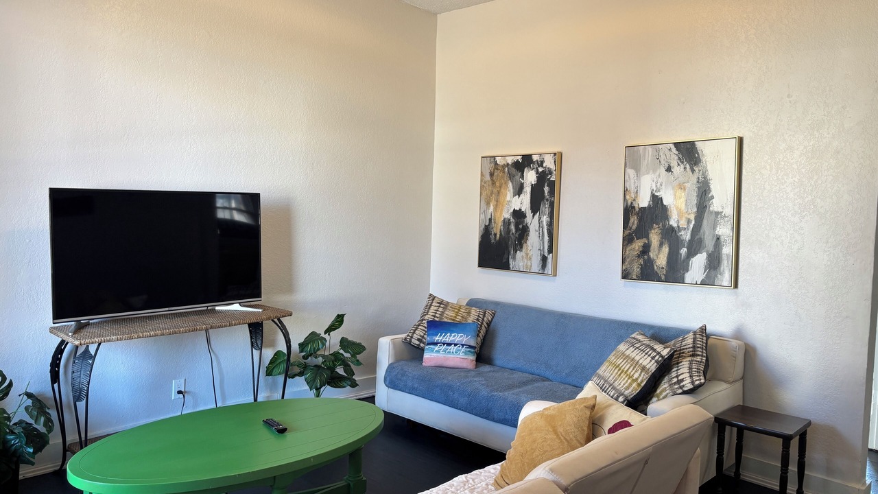 Photo of Livingroom in West Central