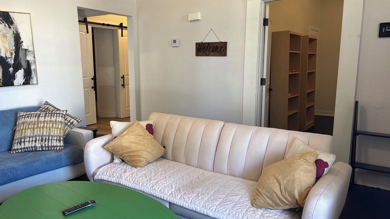 Photo of Livingroom in West Central