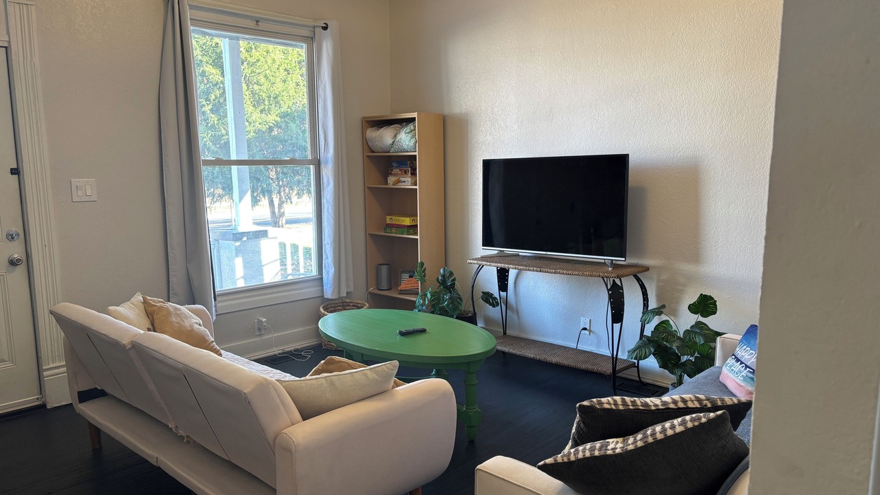 Photo of Livingroom in West Central