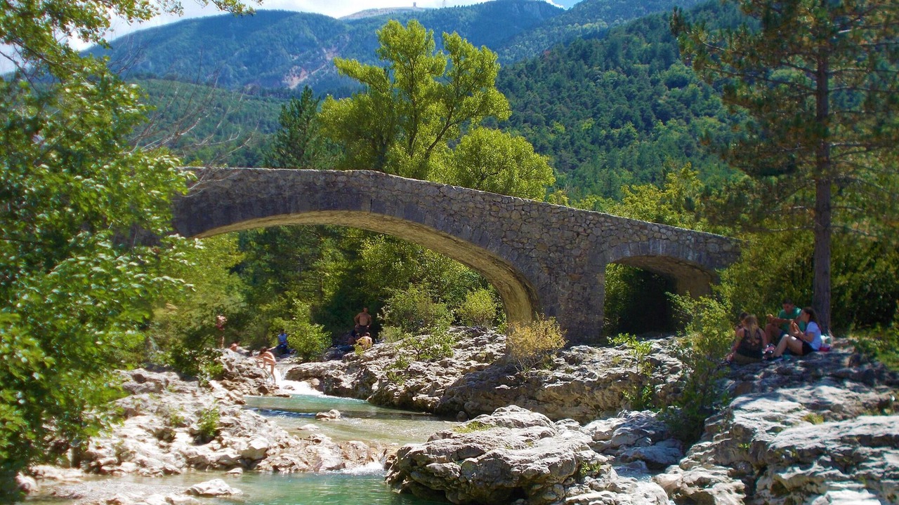 Photo of Others in Sablet