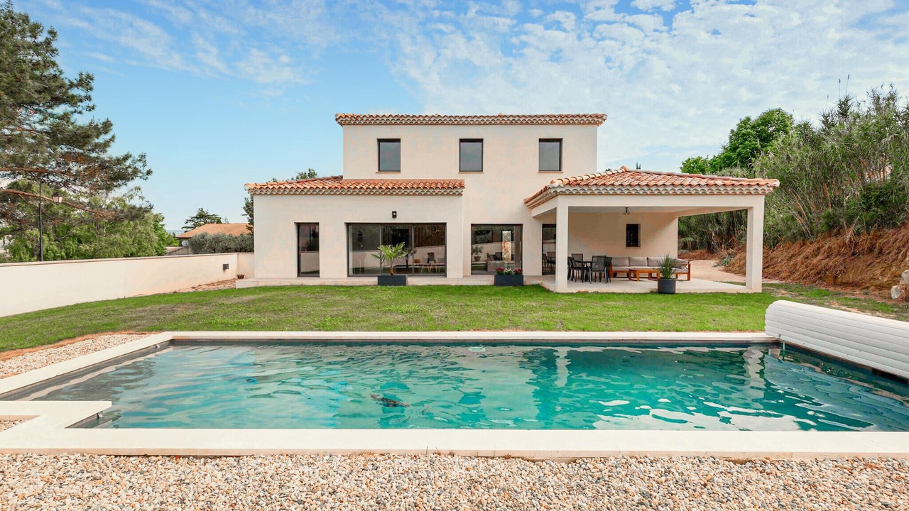 Photo of Others in Sablet