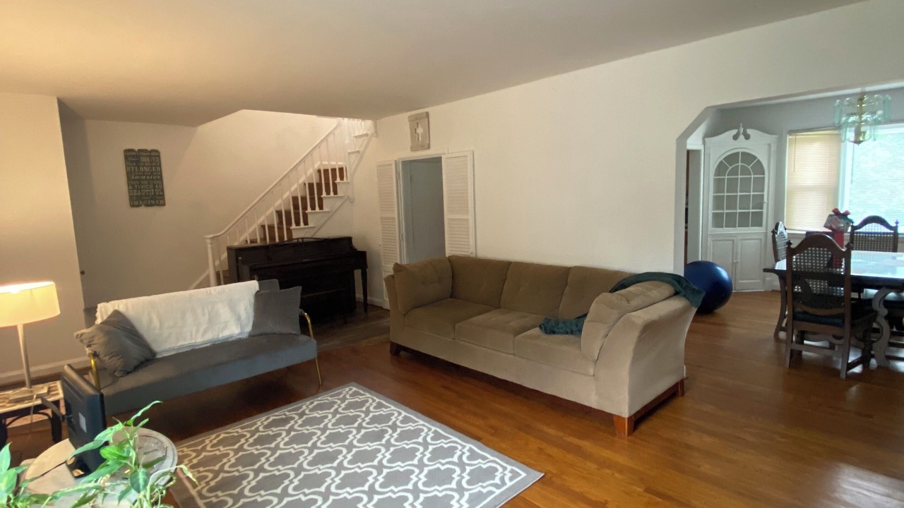 Photo of Livingroom in Lochearn
