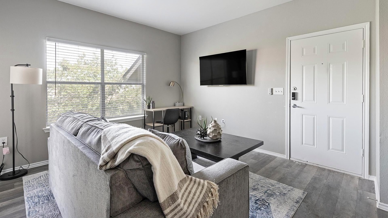 Photo of Livingroom in Royal Ridge