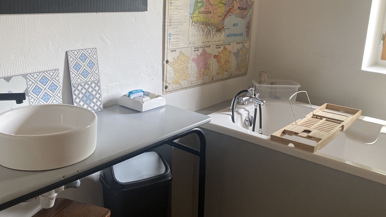 Photo of Bathroom in Montcuq