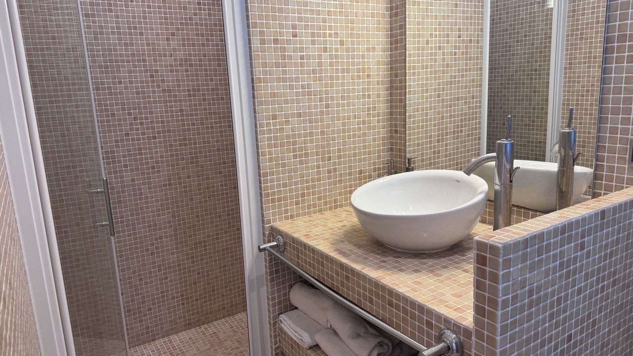 Photo of Bathroom in Thuir