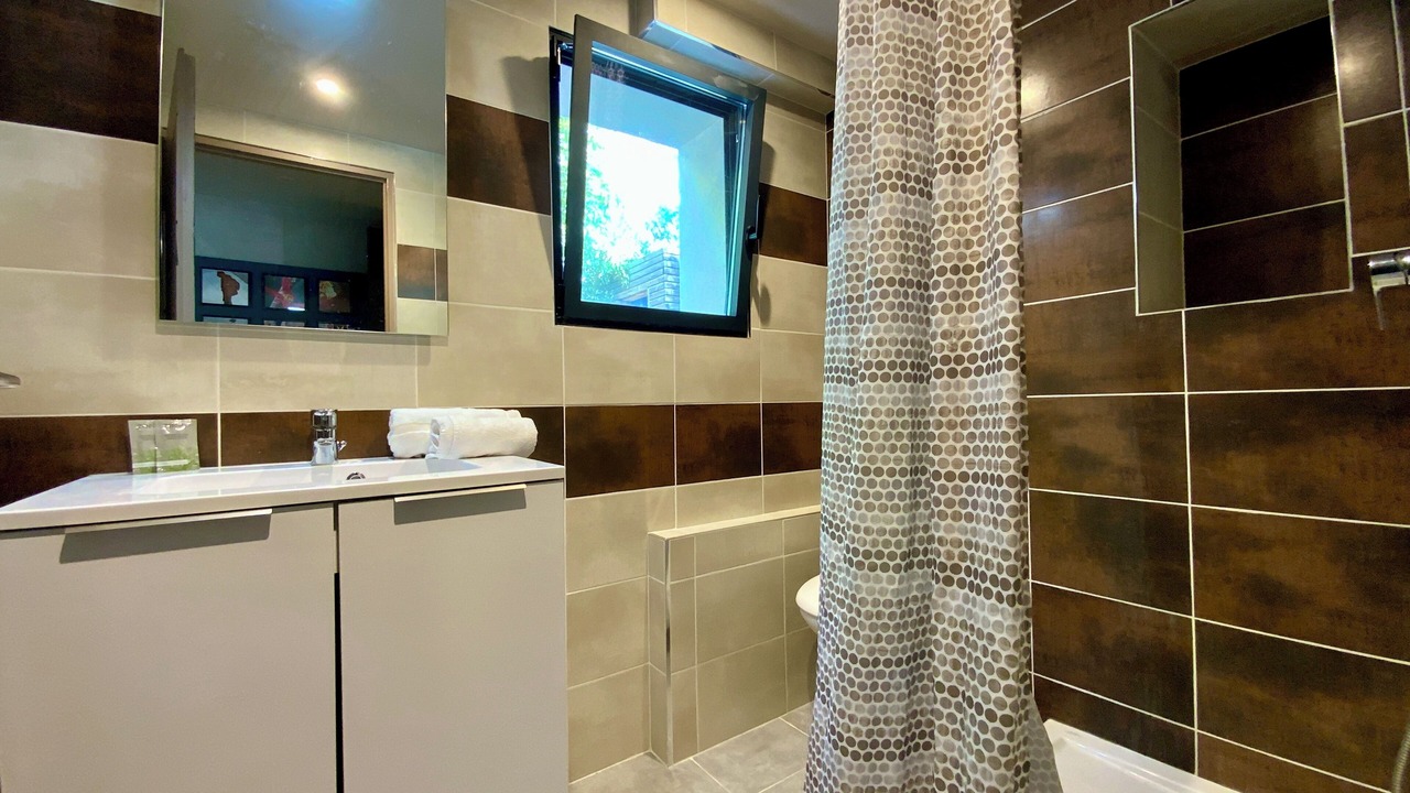 Photo of Bathroom in Saint-Genies-des-Mourgues