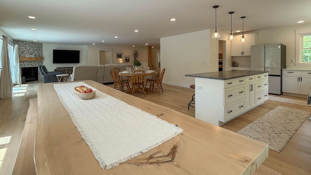 Photo of Others in Center Conway