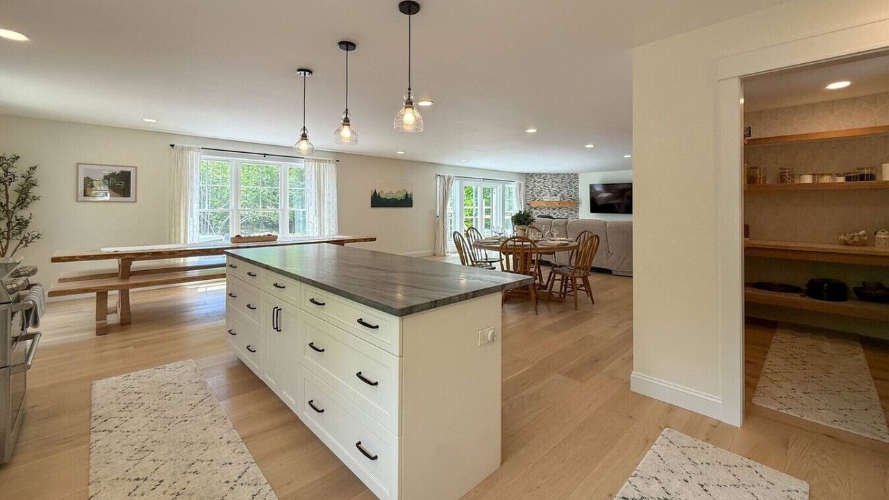 Photo of Others in Center Conway