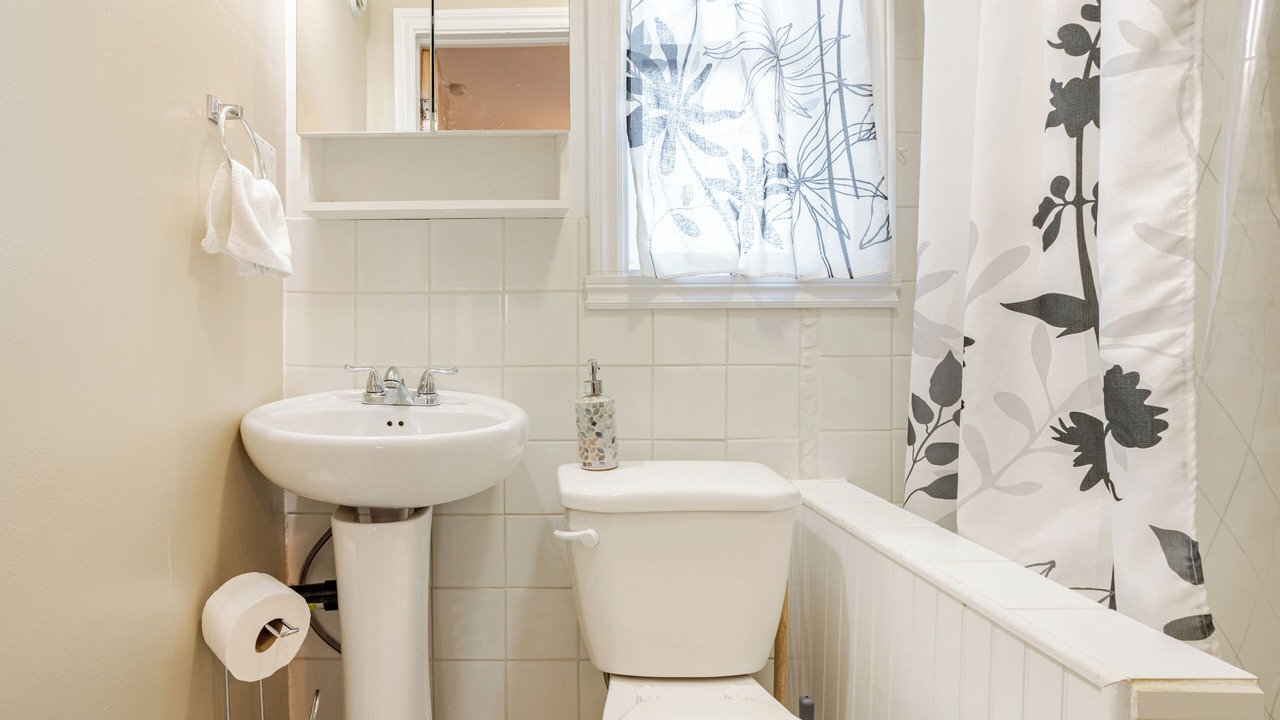 Photo of Bathroom in Saint-Edmond