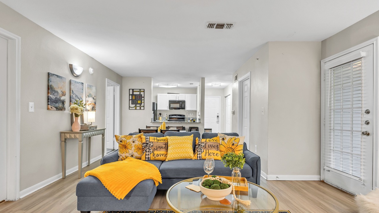 Photo of Livingroom in Pleasant Valley