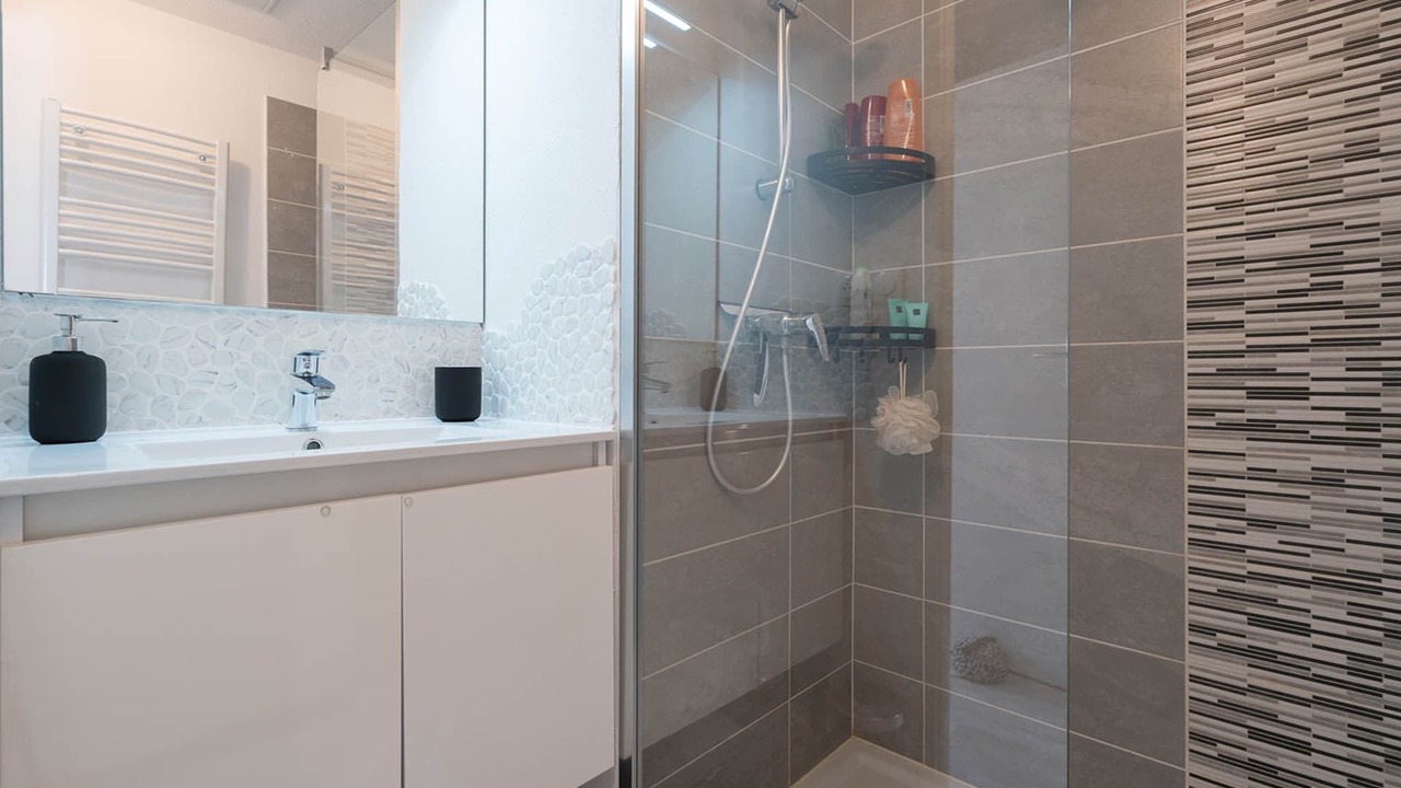 Photo of Bathroom in Serignan