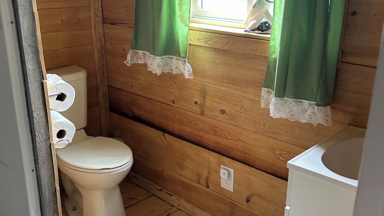 Photo of Bathroom in Jasper