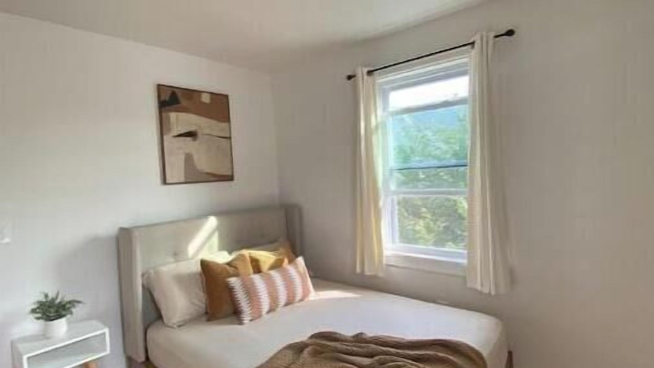 Photo of Bedroom in Carteret