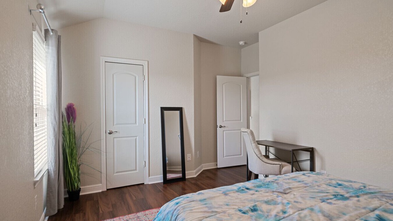 Photo of Bedroom in College Park