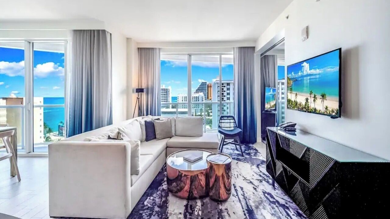 Photo of Livingroom in Central Beach