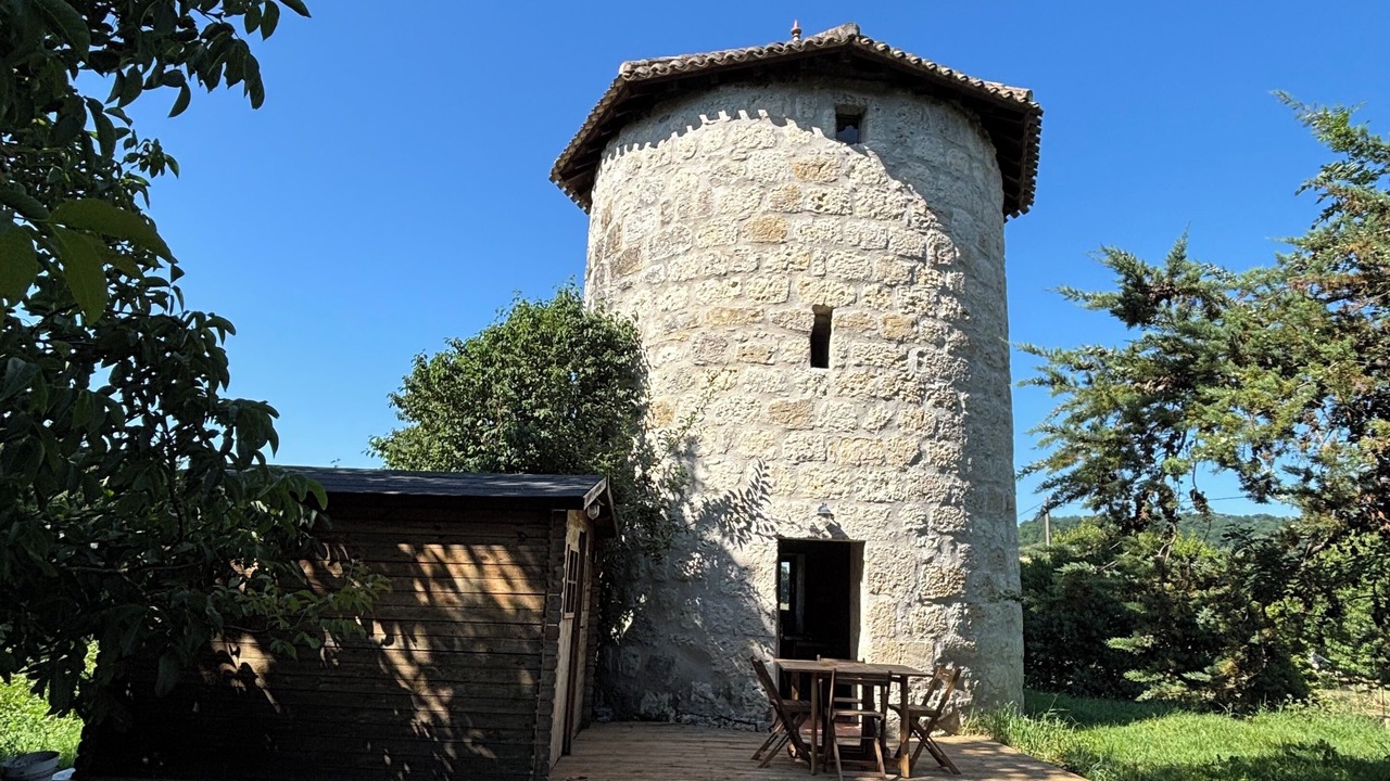 Photo of Outdoor in Bon-Encontre