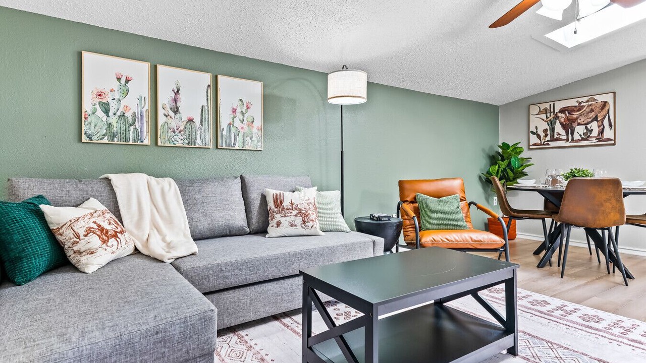 Photo of Livingroom in Irving