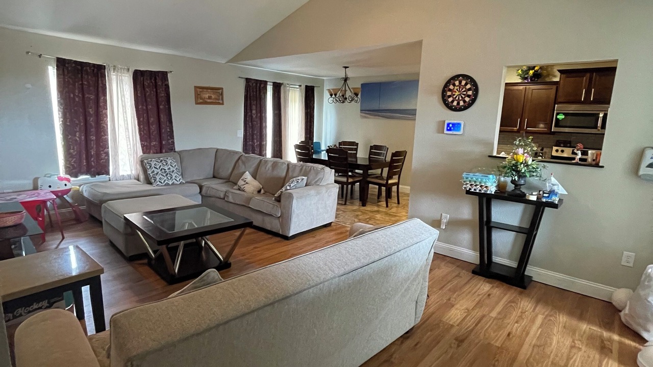 Photo of Livingroom in St. Robert
