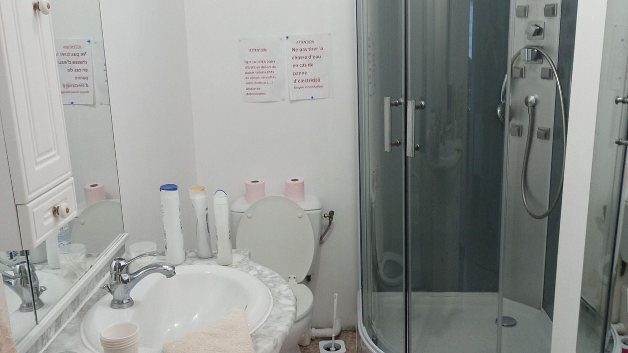 Photo of Bathroom in Lillers