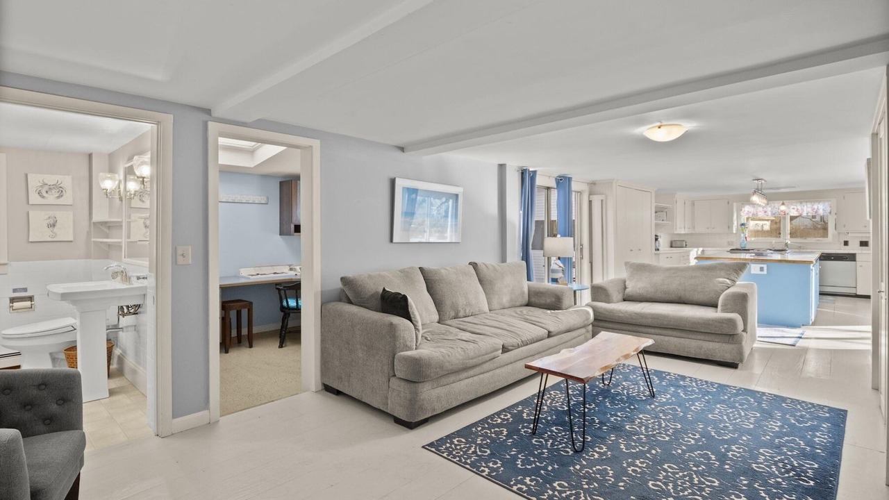 Photo of Livingroom in West Harwich