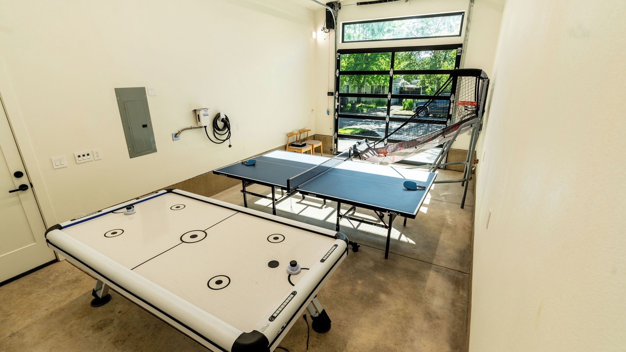 Photo of Bedroom in Amazon