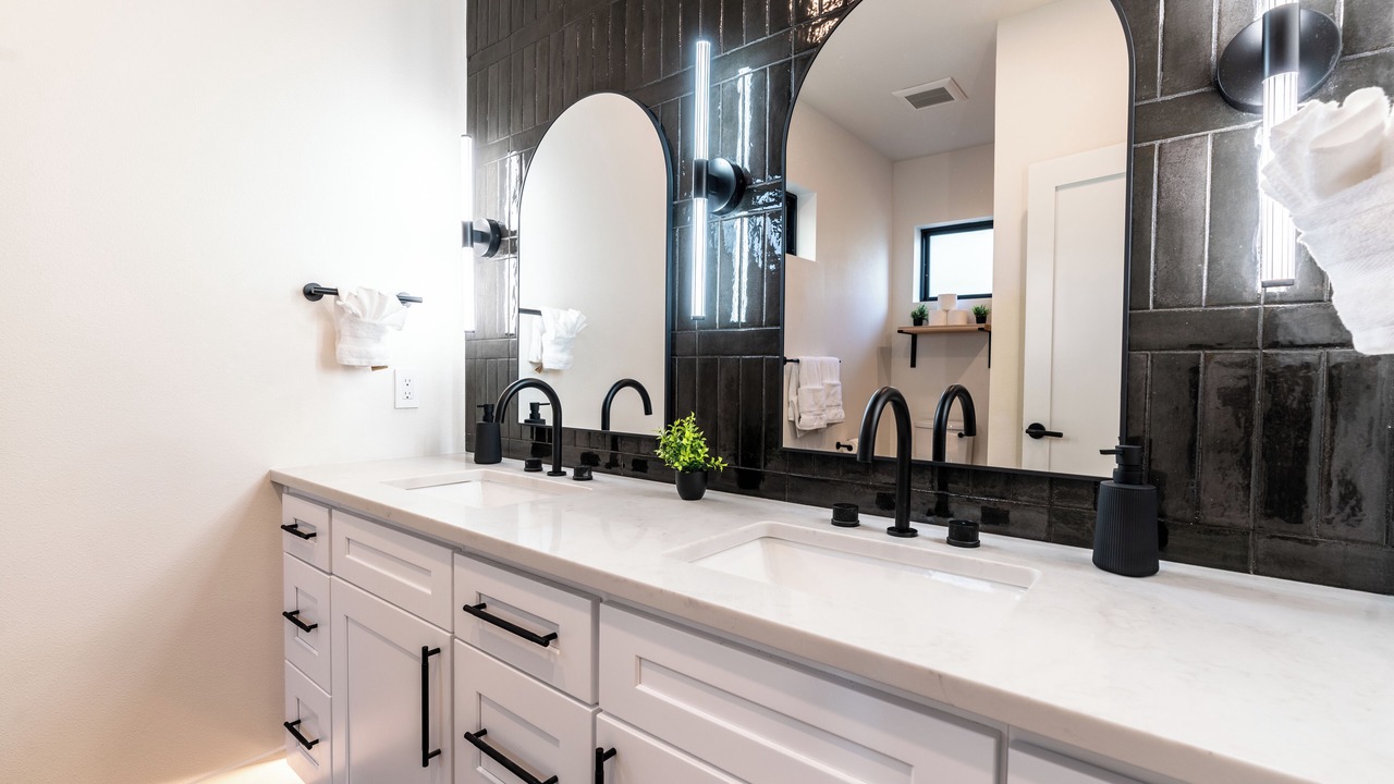 Photo of Bathroom in Amazon