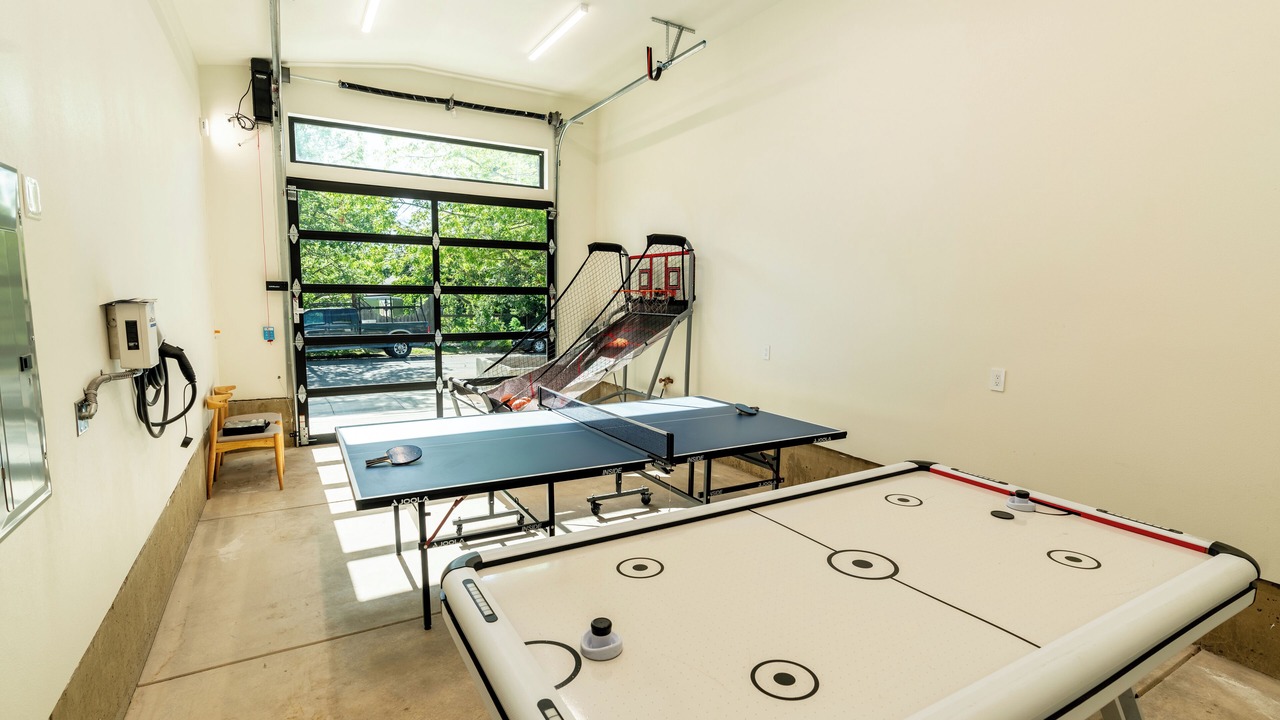 Photo of Bedroom in Amazon