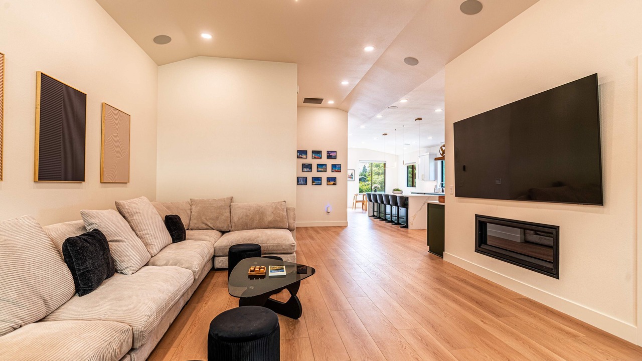 Photo of Livingroom in Amazon